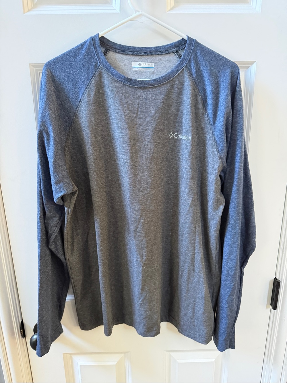 Columbia Long-Sleeve Raglan Shirt in Heather Blue-Gray